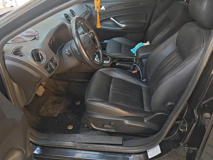 Ford Mondeo — миниатюра 9