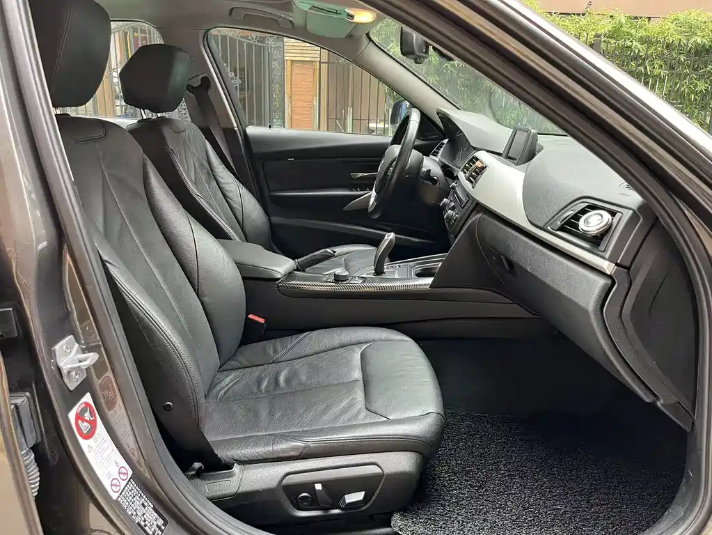 BMW 3 Series — миниатюра 7