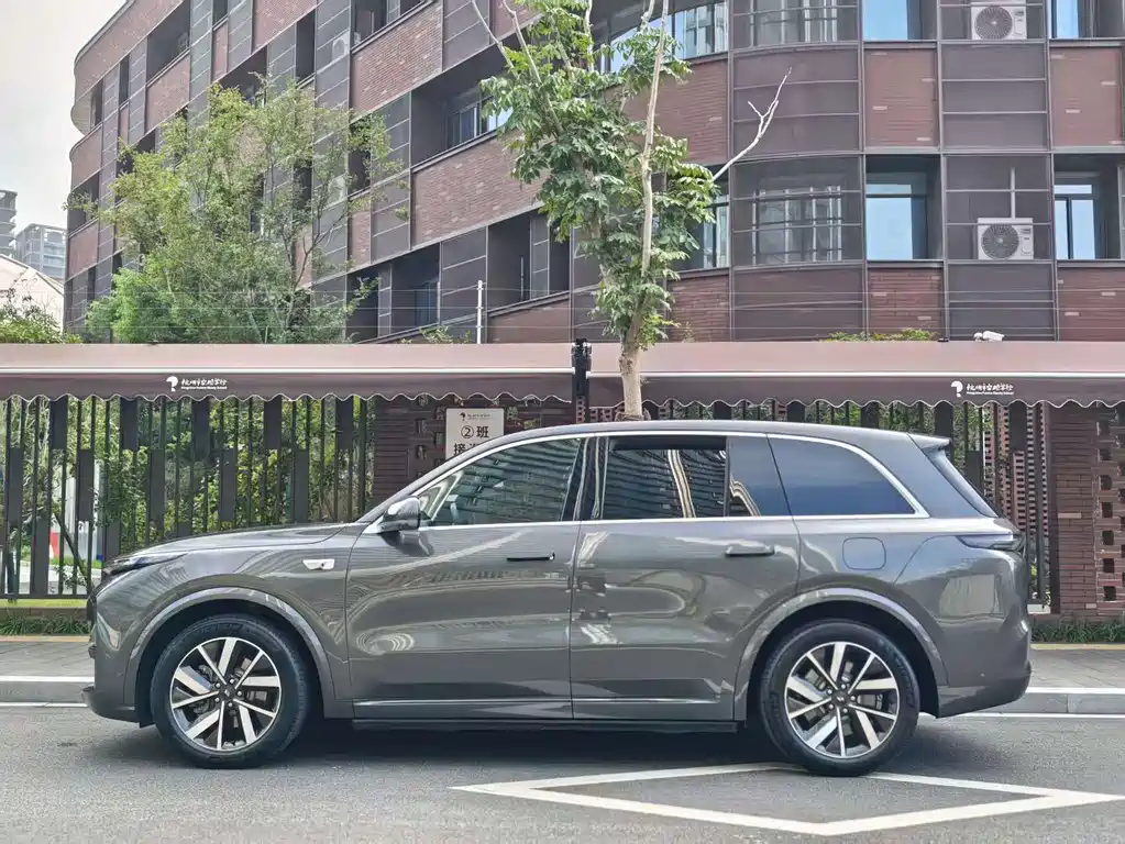 Li Auto IDEAL L8