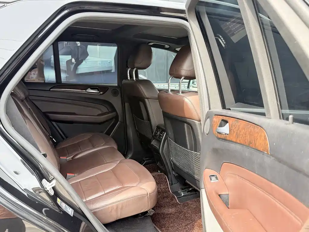Mercedes-Benz M-Class — миниатюра 9