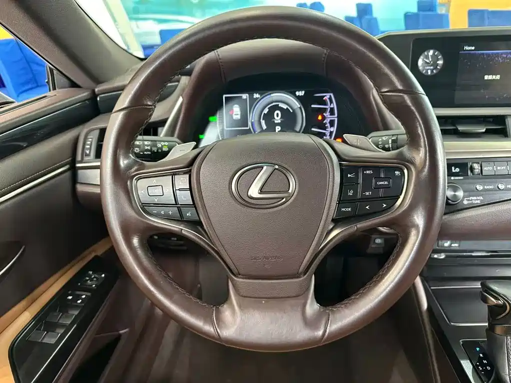Lexus ES — миниатюра 8