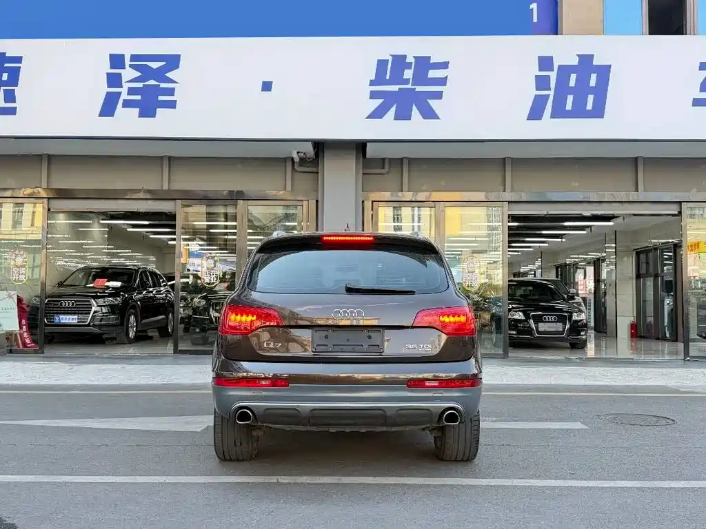 Audi Q7 — миниатюра 6