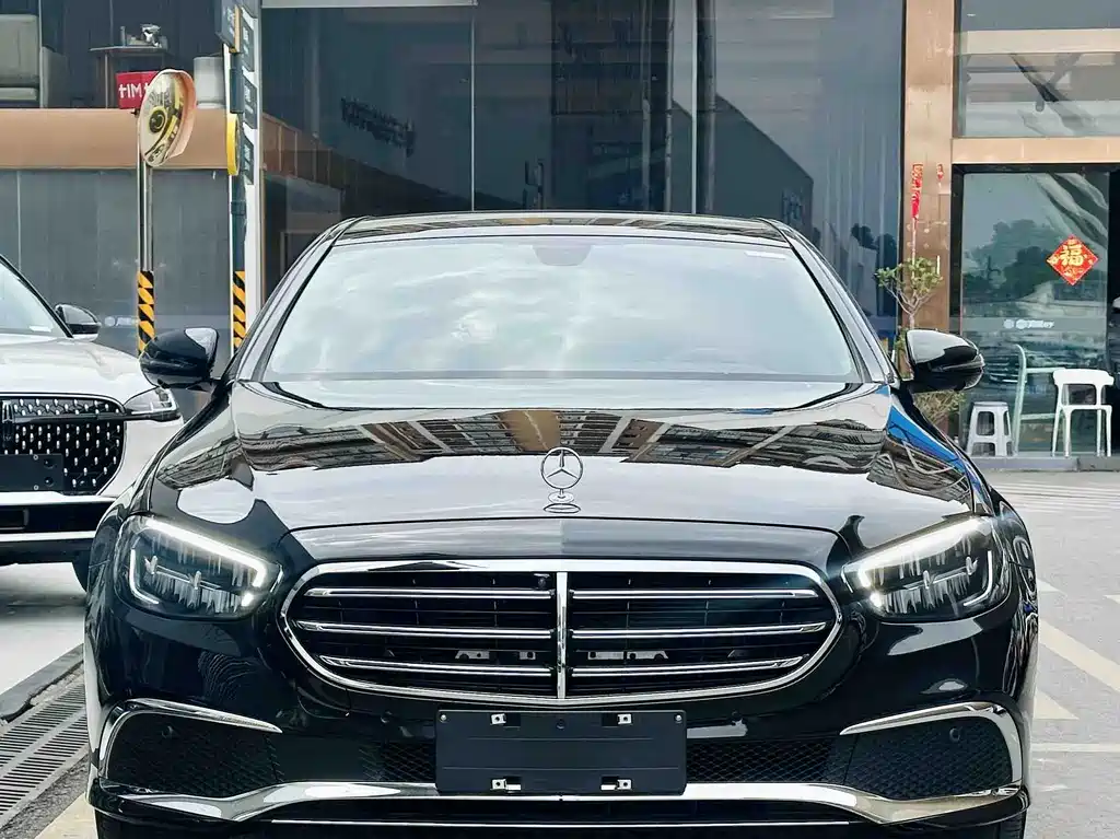 Mercedes-Benz E-Class — миниатюра 2