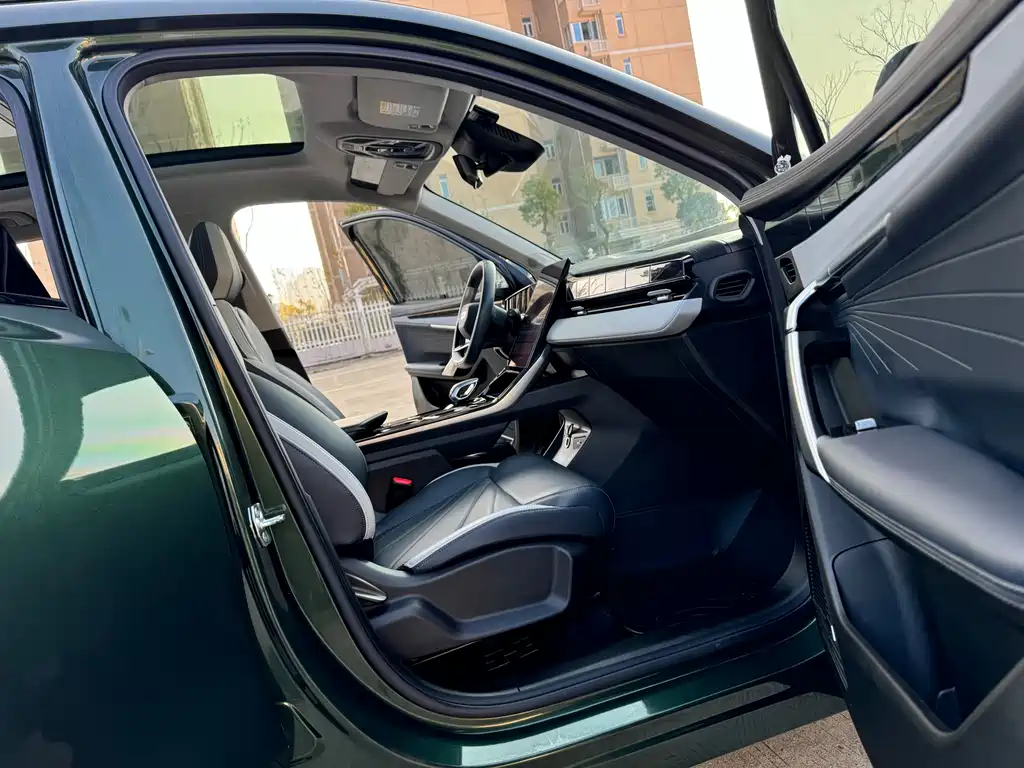 GEELY AUTOMOBILE BOYUE L