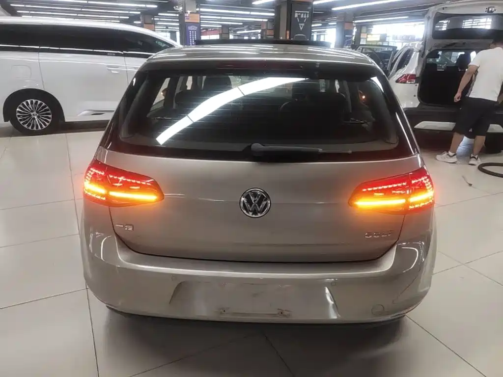Volkswagen Golf — миниатюра 6