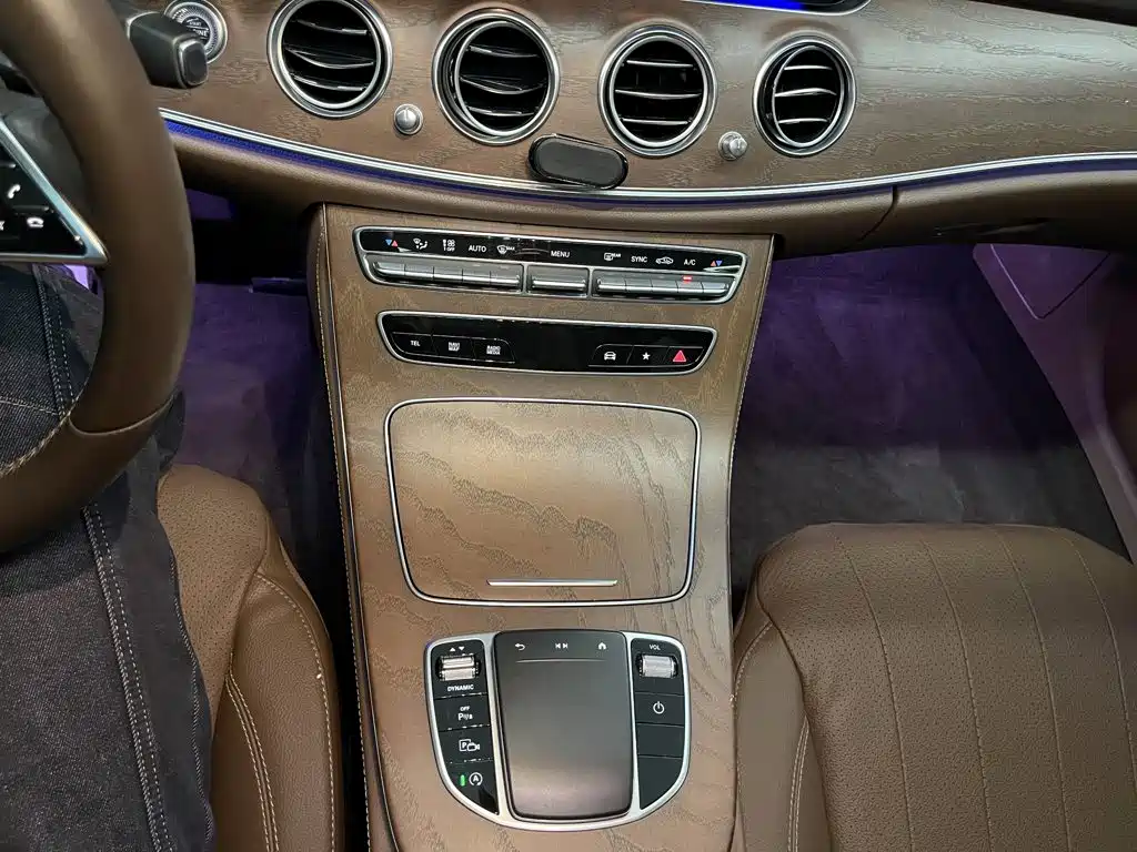 Mercedes-Benz E-Class — миниатюра 30