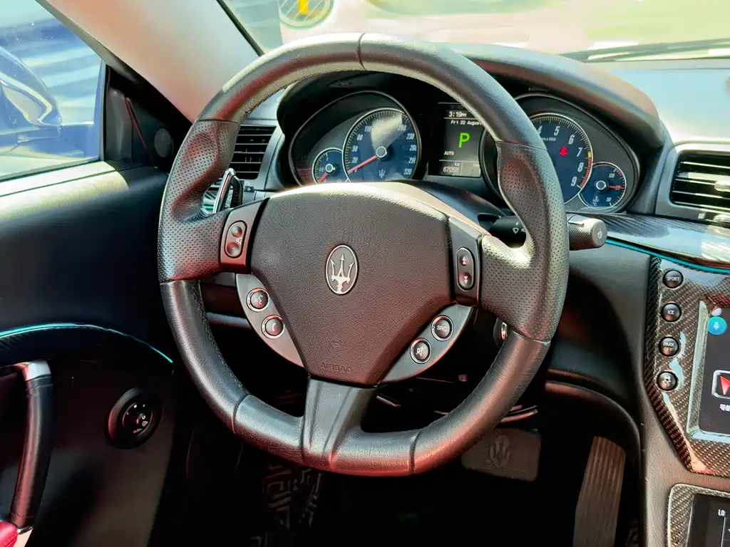 MASERATI GRANTURISMO