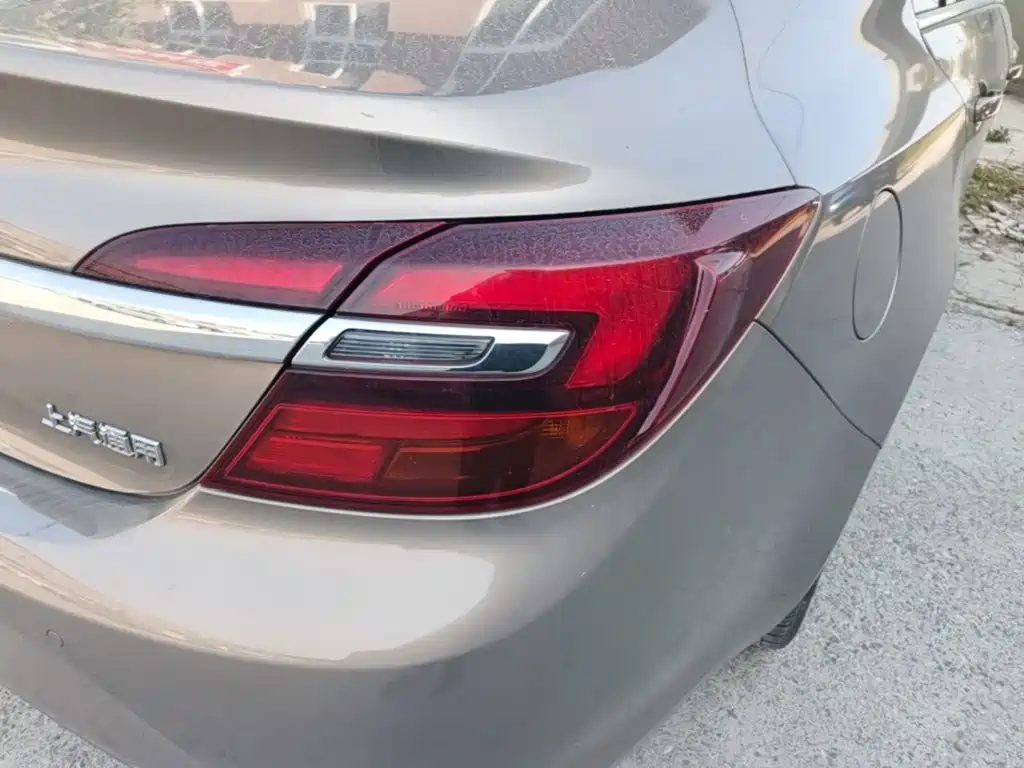 Buick Regal — миниатюра 8