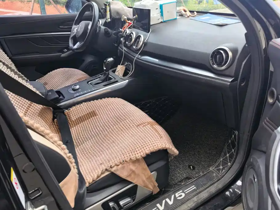 Wey Wey VV5 — миниатюра 8