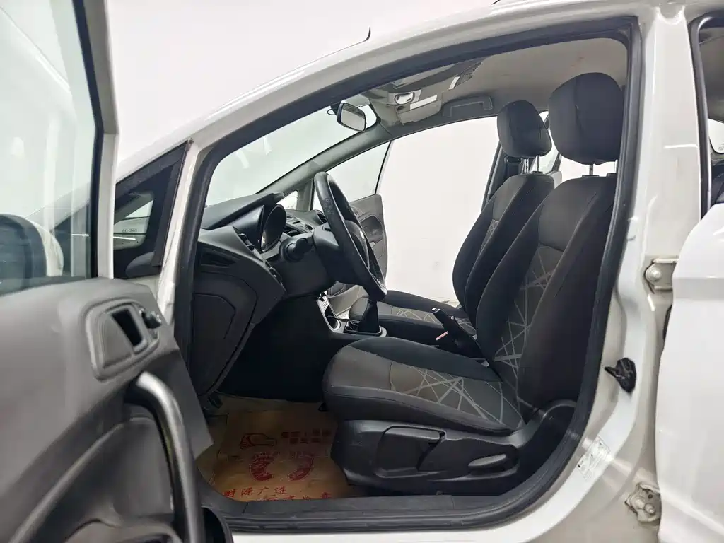 Ford Fiesta — миниатюра 10