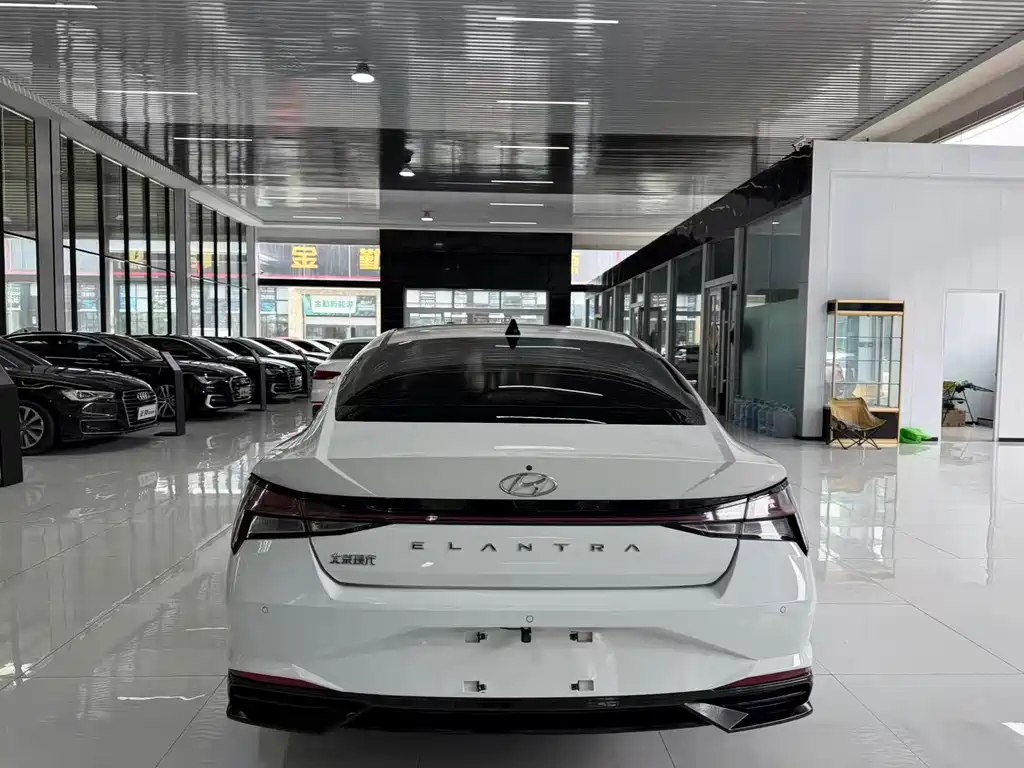 Hyundai Elantra — миниатюра 4