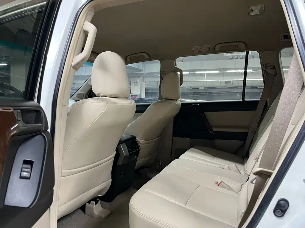 Toyota Prado (Import) — миниатюра 6
