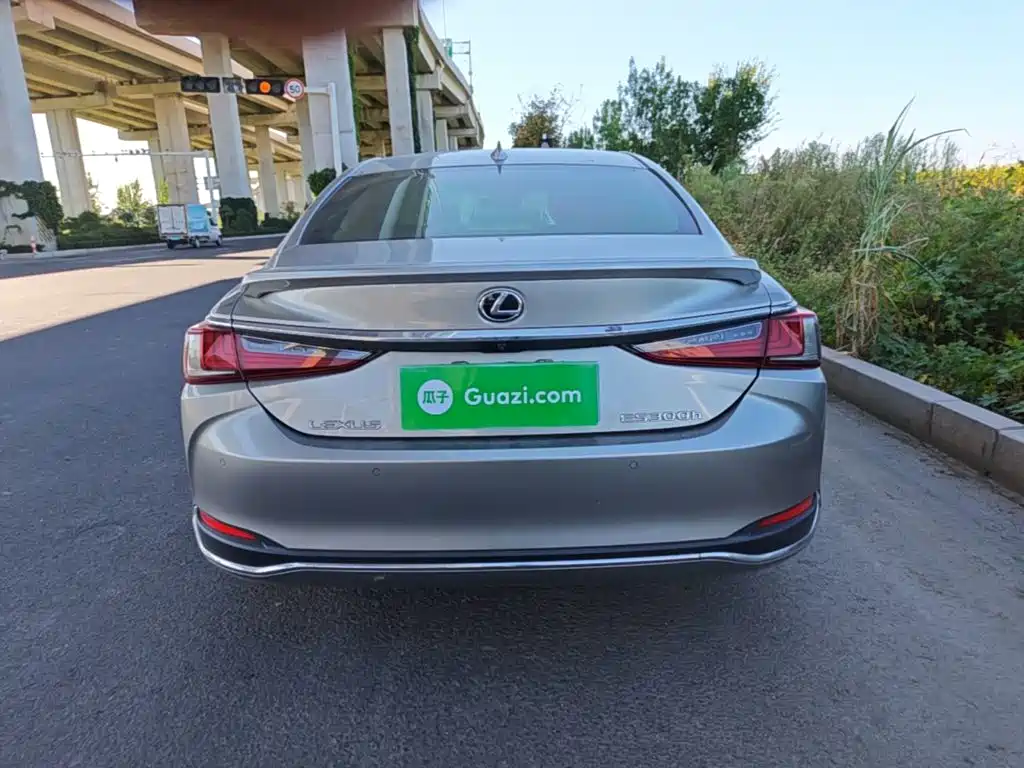 Lexus ES — миниатюра 6
