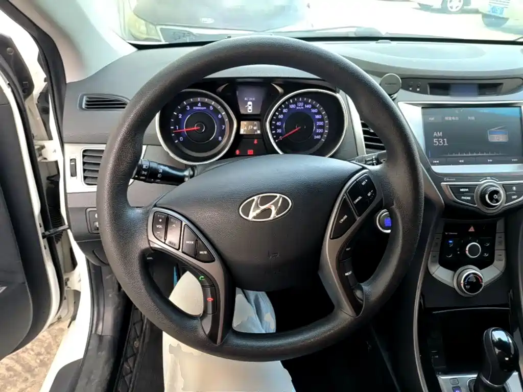 Hyundai Elantra Langdong — миниатюра 11