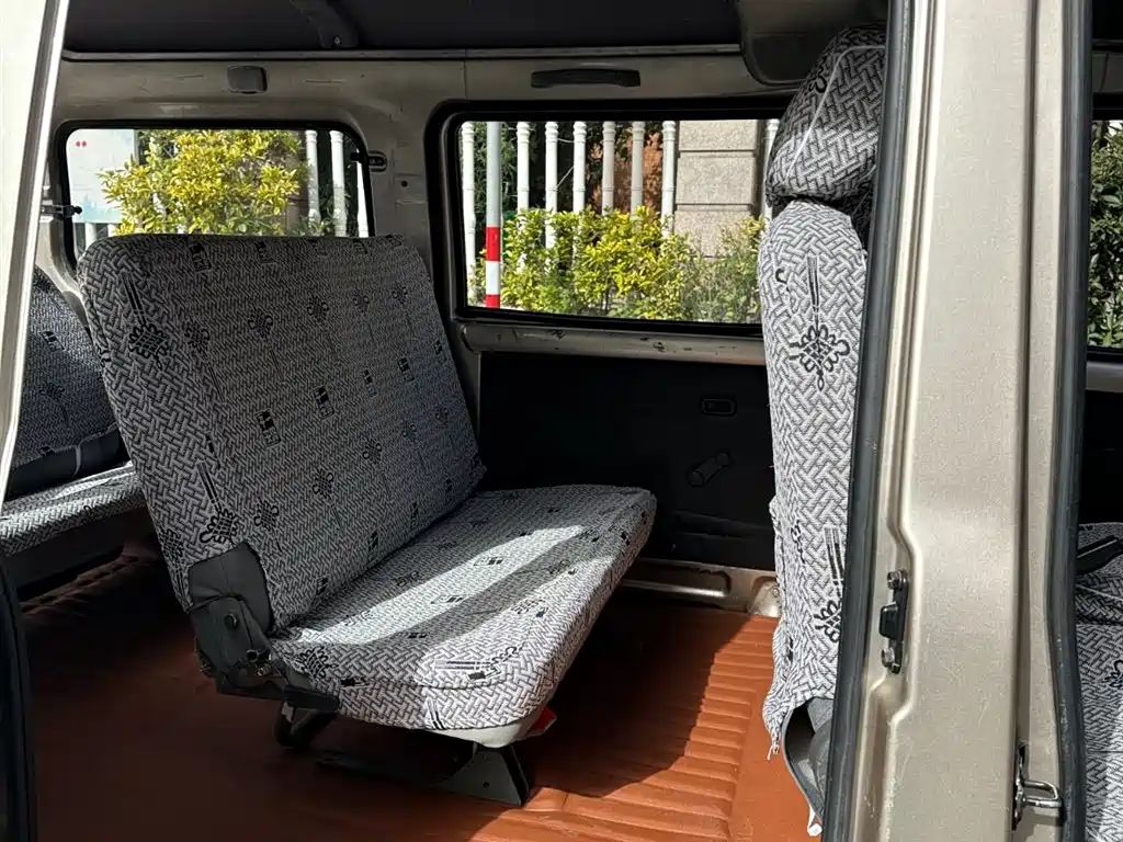 Wuling Rongguang 2014 1.2L S