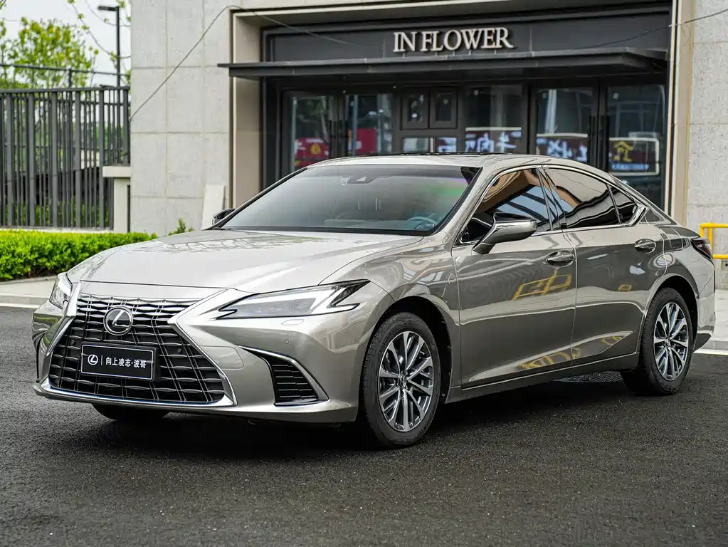 Купить Lexus ES