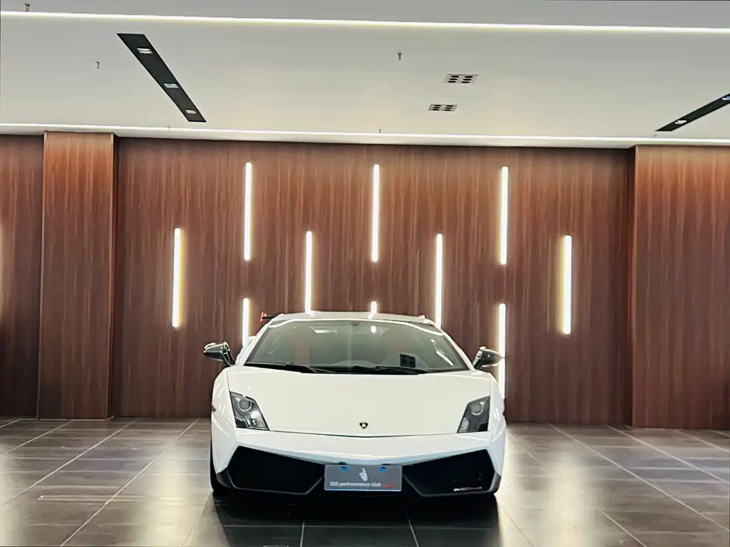 Lamborghini Gallardo 2012 LP 570-4 Super Trofeo Stradale