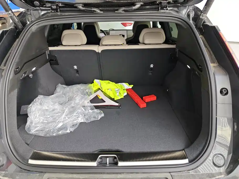 Volvo XC70 PHEV — миниатюра 4