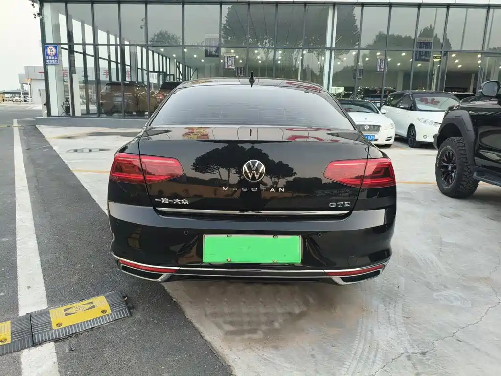 Volkswagen Magotan PHEV — миниатюра 5
