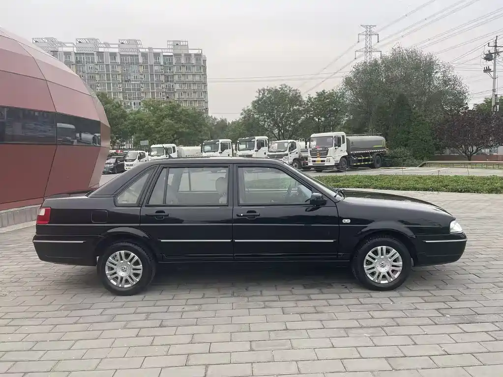 Volkswagen Santana 07 2.0 AT Luxury