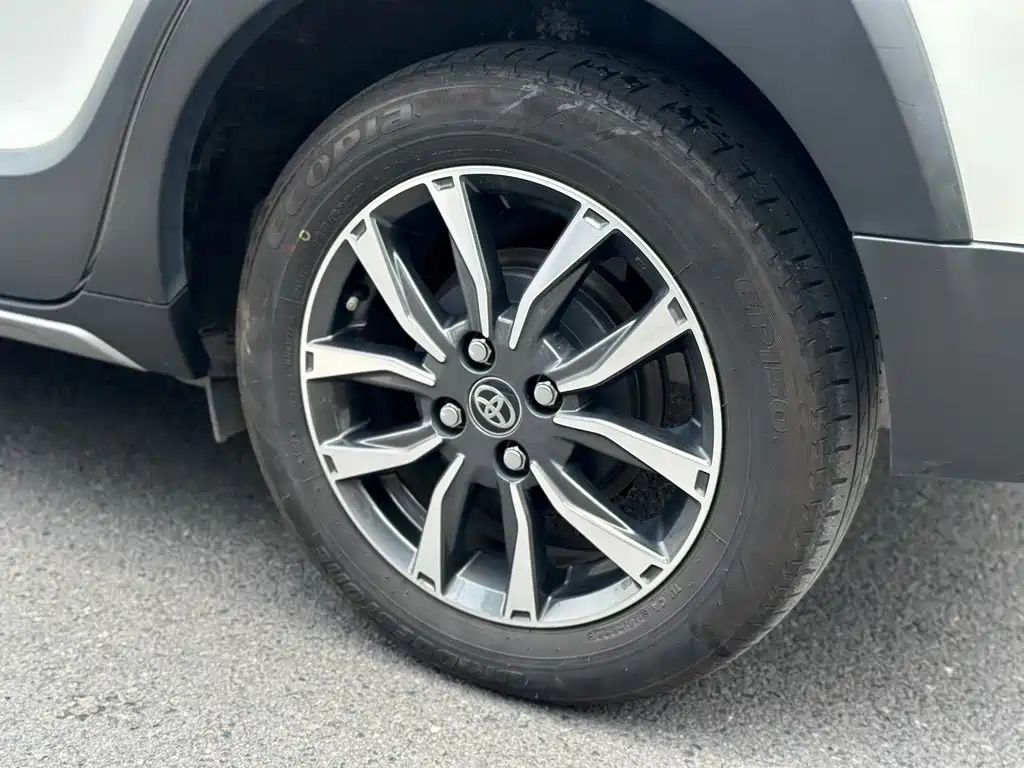 Toyota Yaris L — миниатюра 15