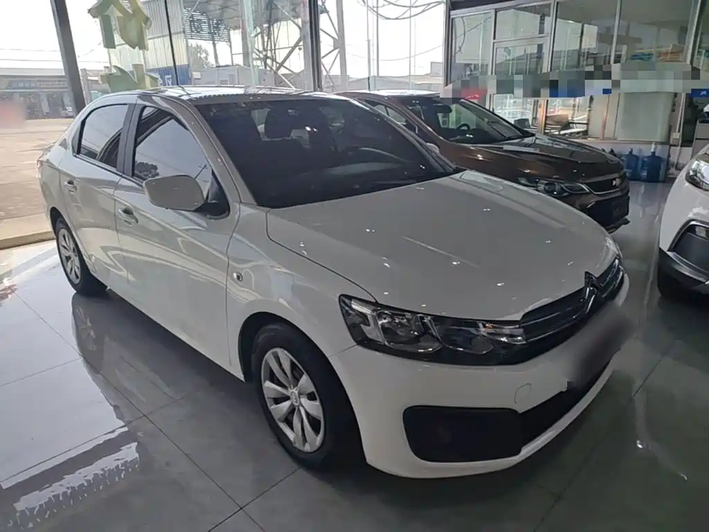 Citroen Elysee — миниатюра 4