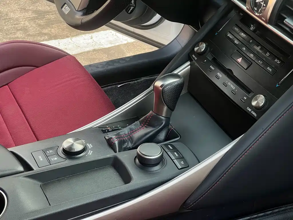 Lexus IS — миниатюра 7