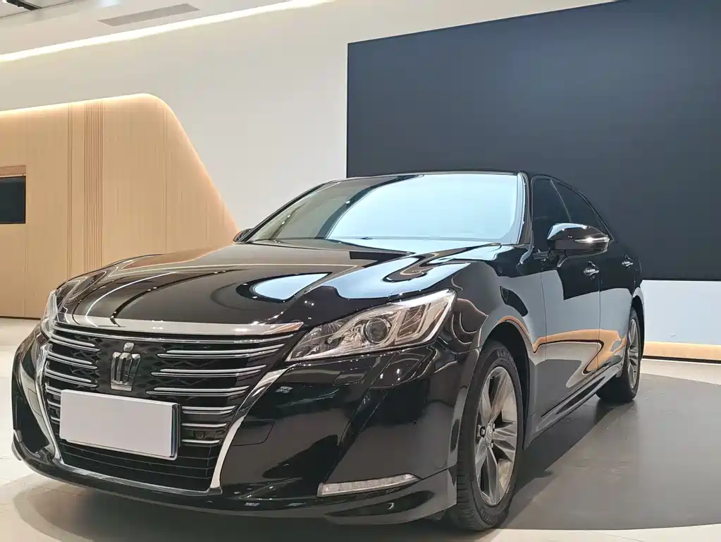 Toyota Crown 2017