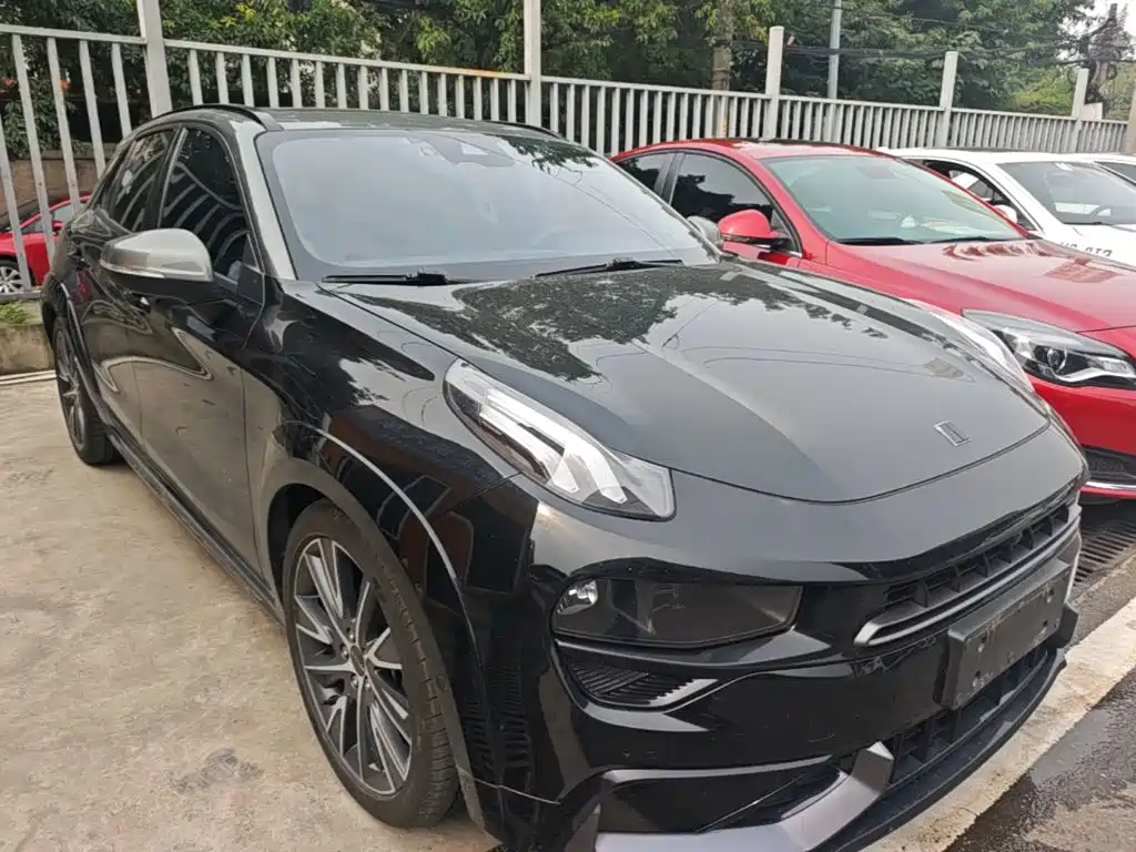 Lynk & Co 02 Hatchback — миниатюра 4