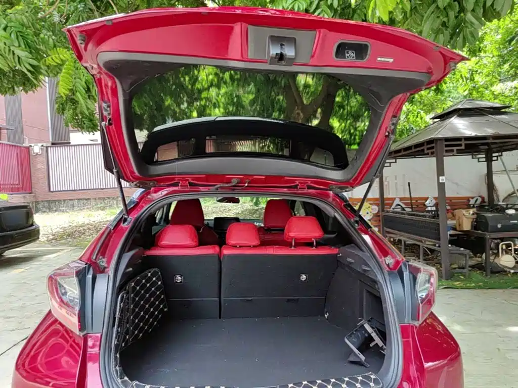 Toyota C-HR — миниатюра 19