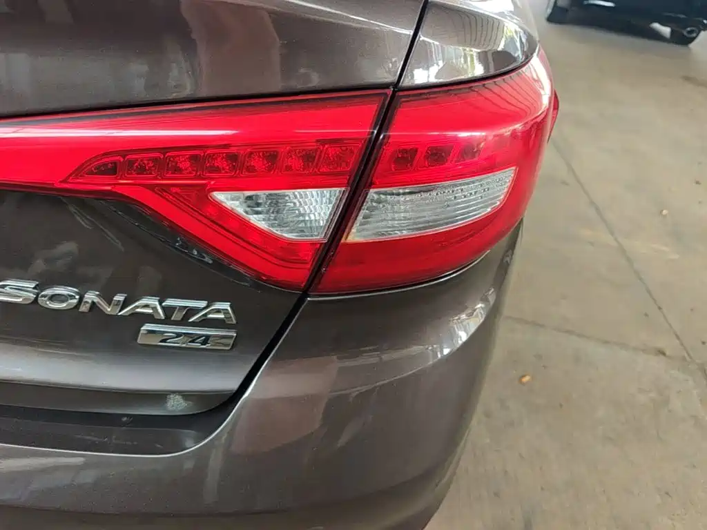 Hyundai Sonata — миниатюра 8