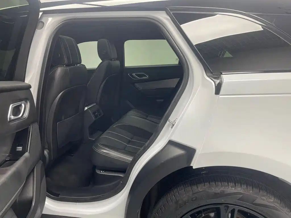Land Rover Velar — миниатюра 13