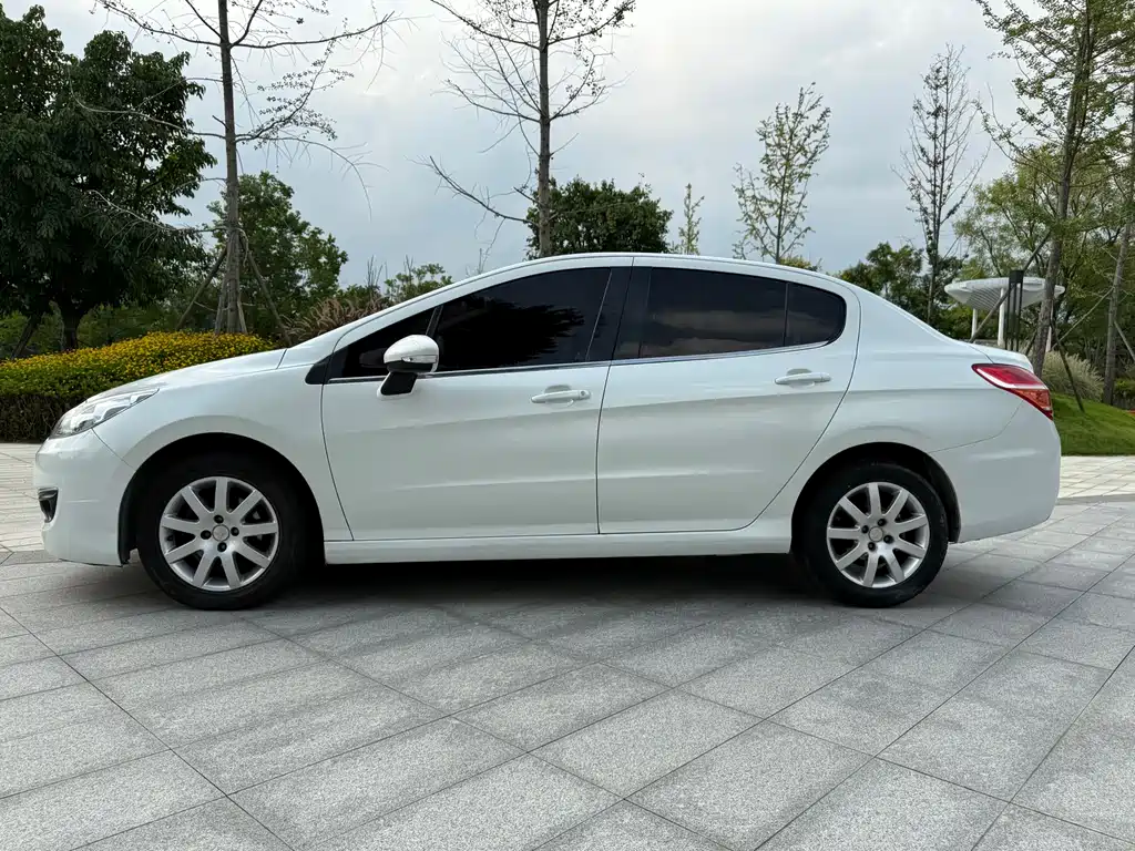 PEUGEOT  308