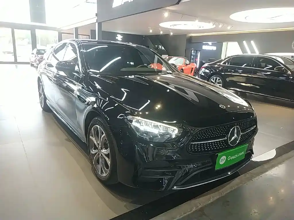 Mercedes-Benz E-Class — миниатюра 4