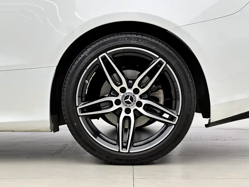 Mercedes-Benz E-Class (Import) — миниатюра 14