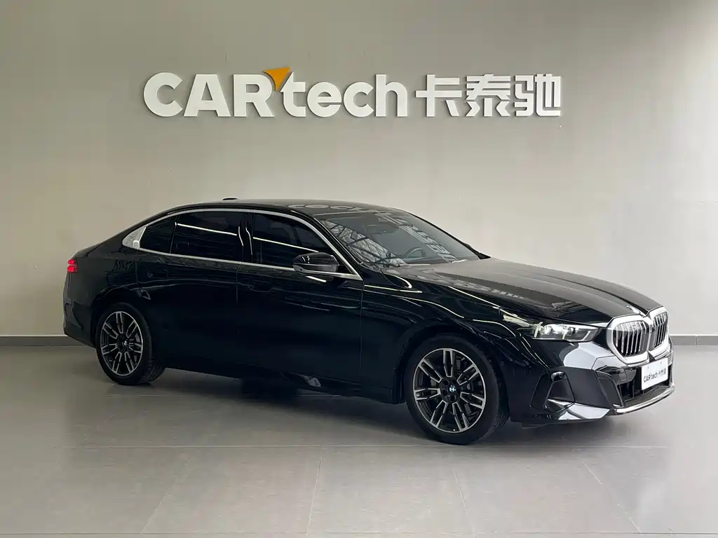 BMW 5 Series — миниатюра 3