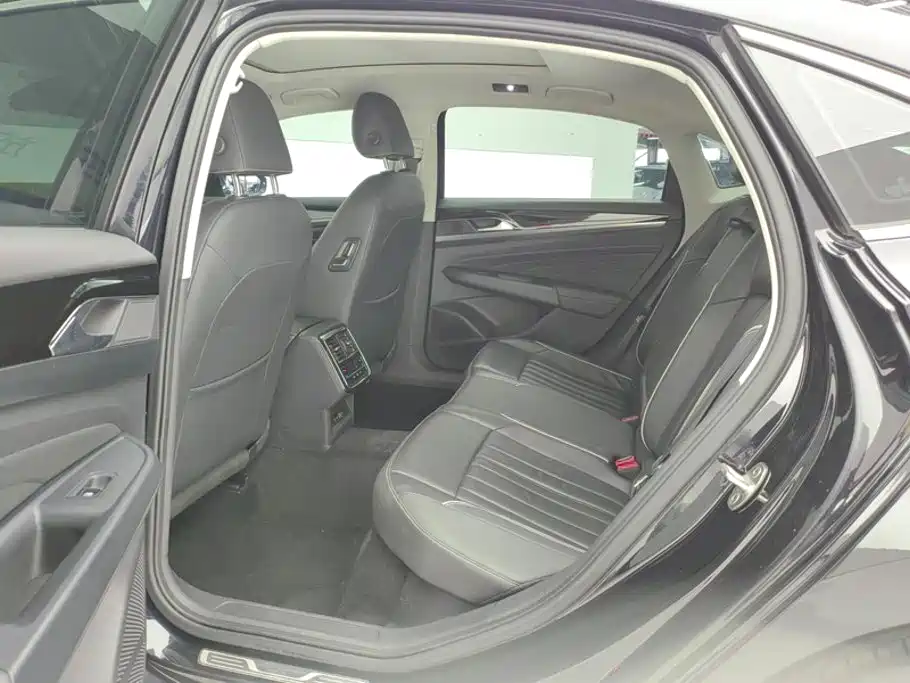Volkswagen Passat — миниатюра 11