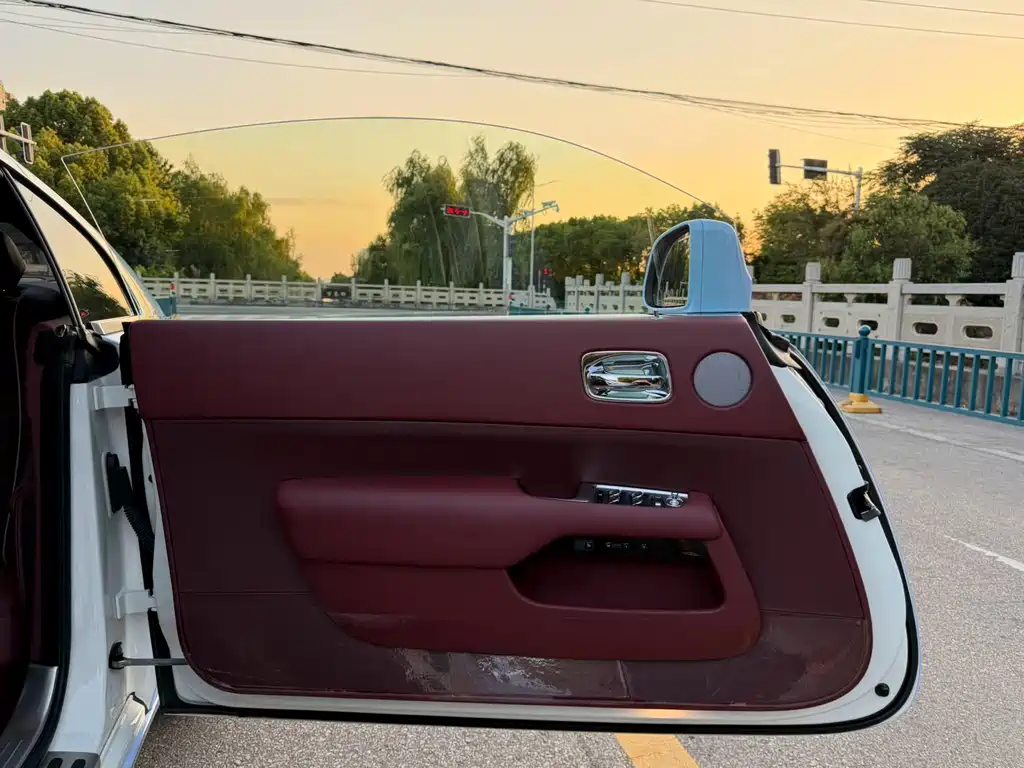 Rolls-Royce Wraith — миниатюра 19