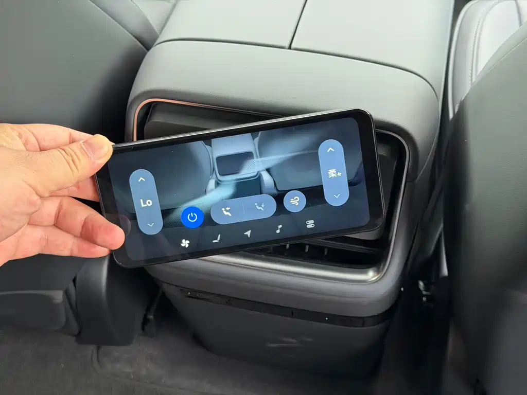 XIAOMI CAR XIAOMI YU7