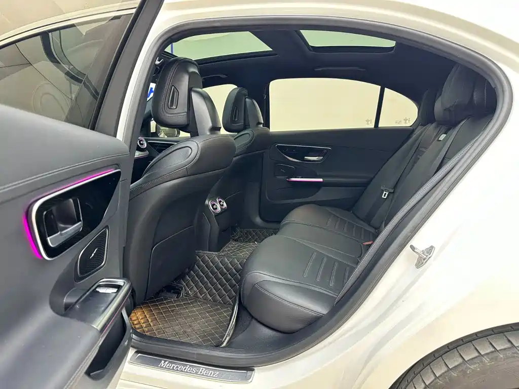 Mercedes-Benz C-Class — миниатюра 19