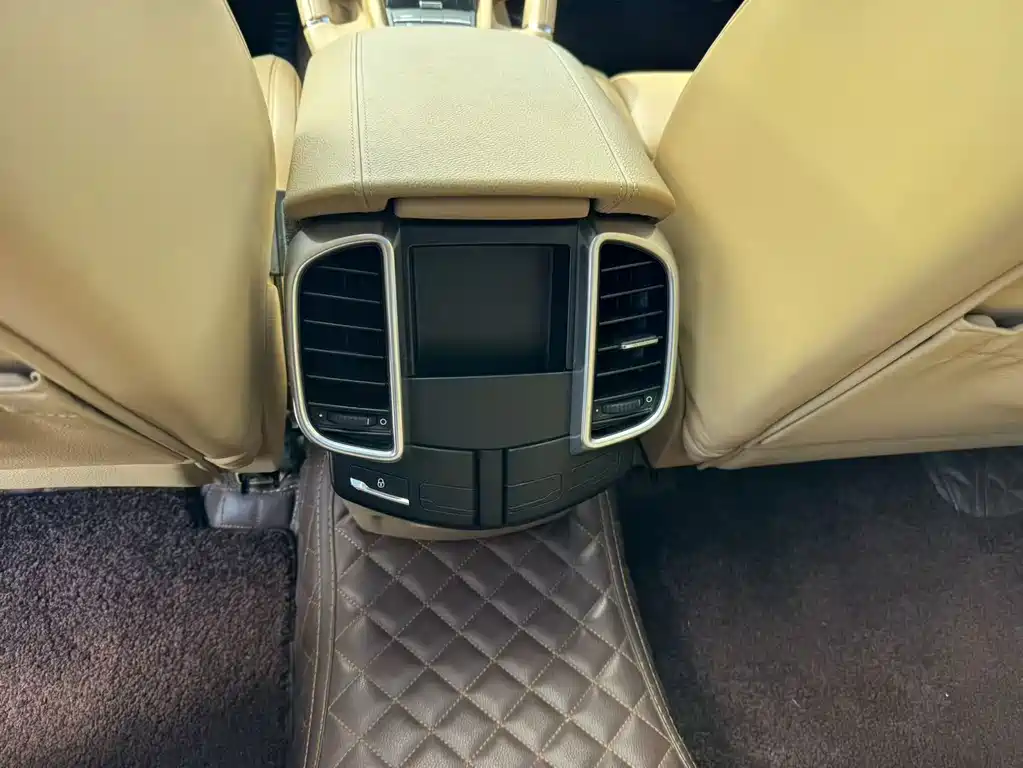 Porsche Cayenne — миниатюра 19