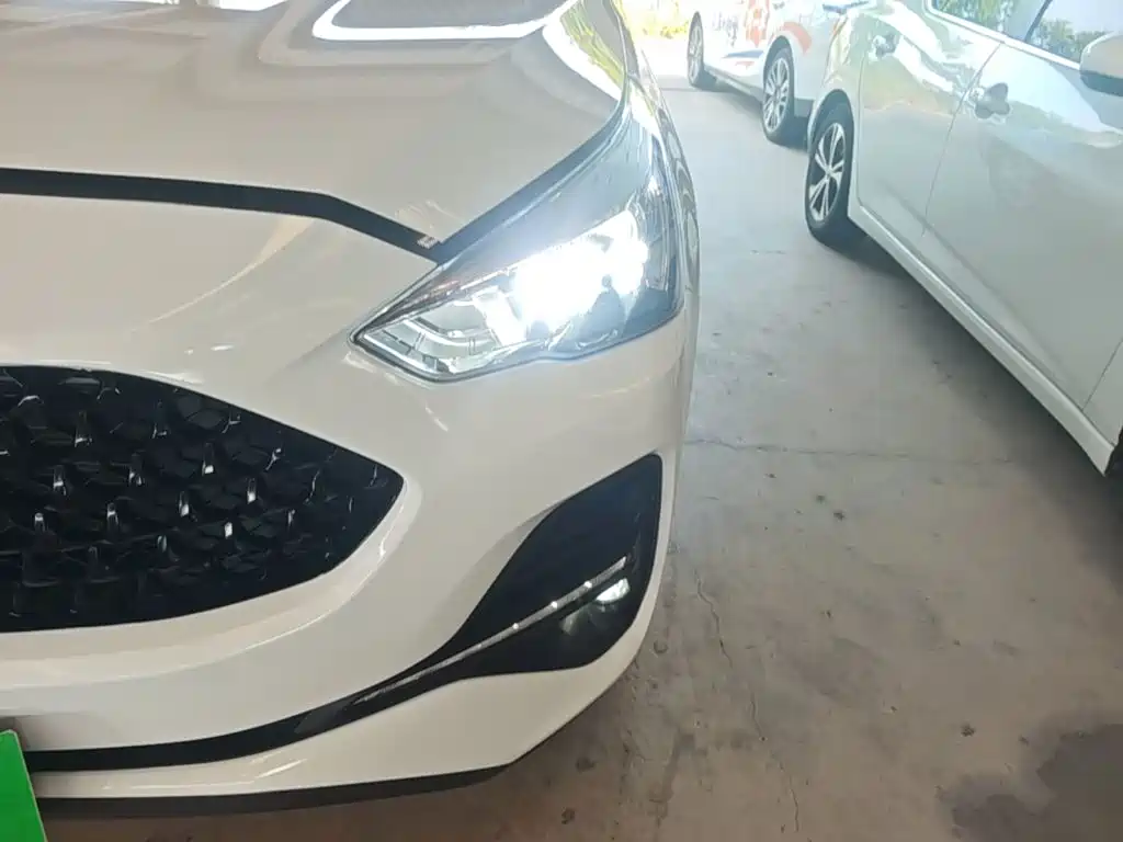 Haval M6 — миниатюра 24