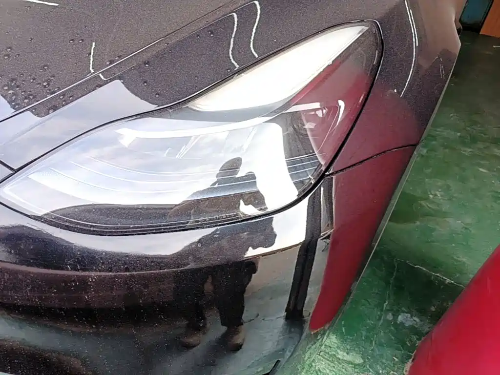 Tesla Model Y — миниатюра 24