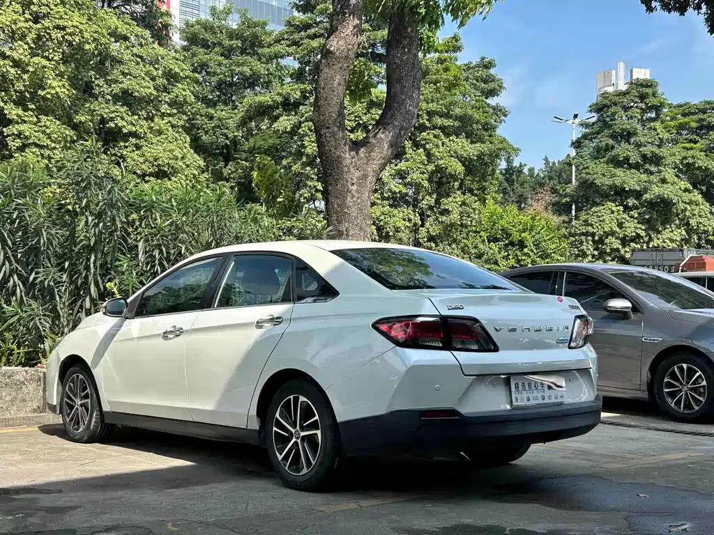 Venucia D60 — миниатюра 5