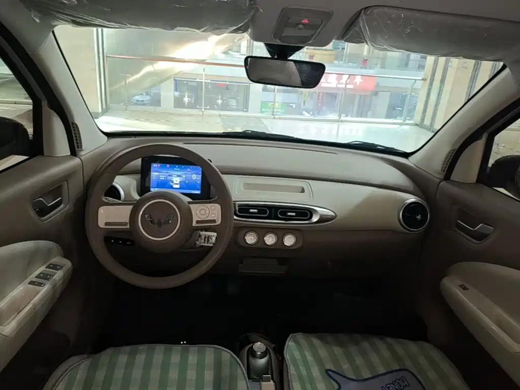 Wuling MINIEV — миниатюра 10