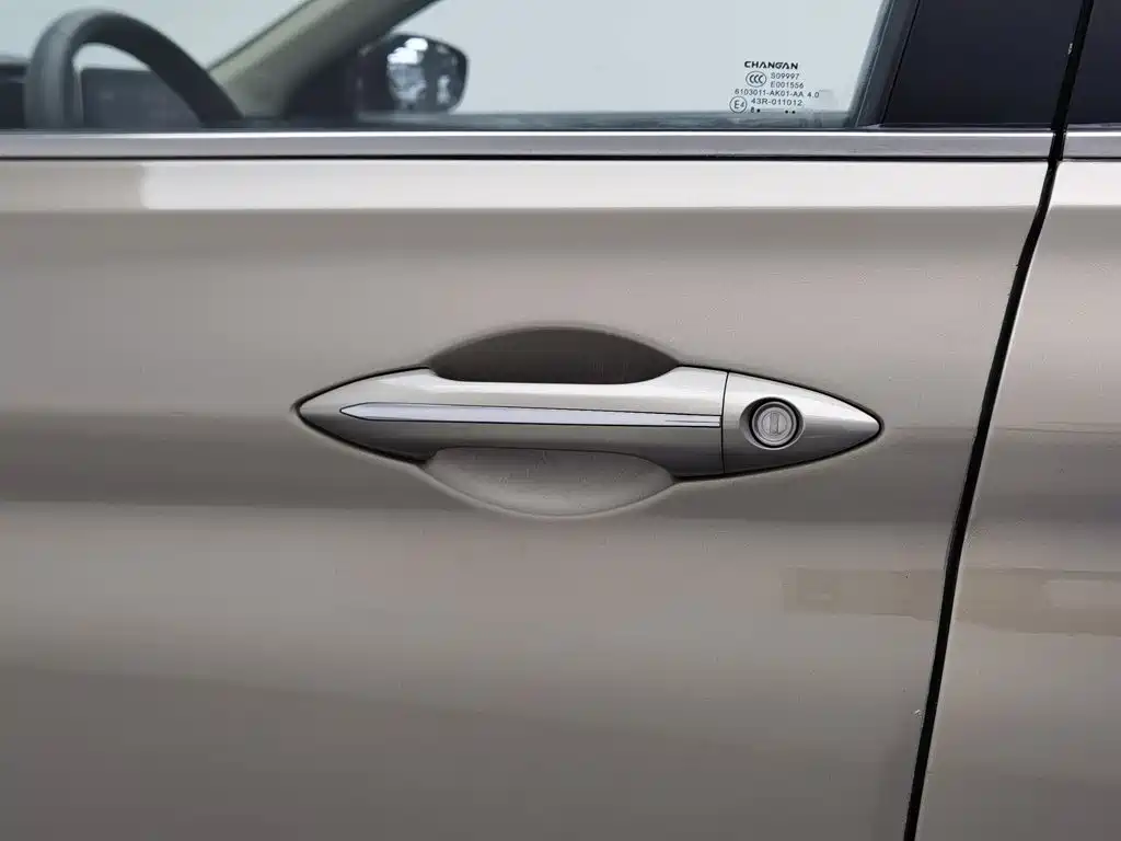Changan Eado DT — миниатюра 18