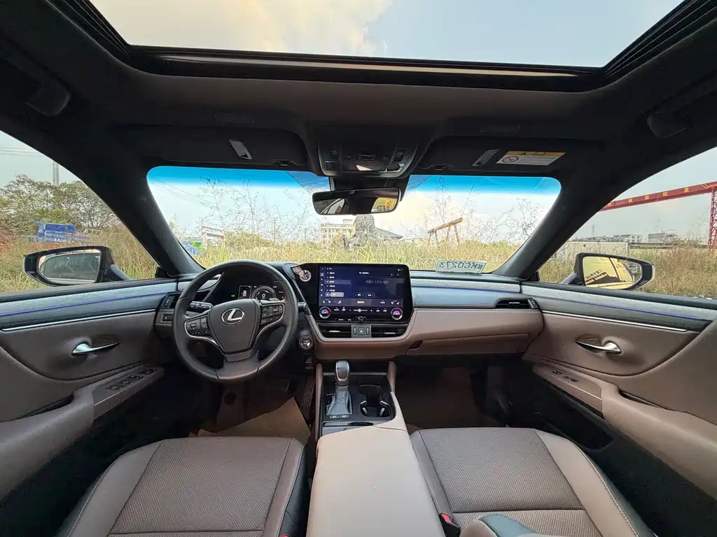 Lexus ES — миниатюра 13