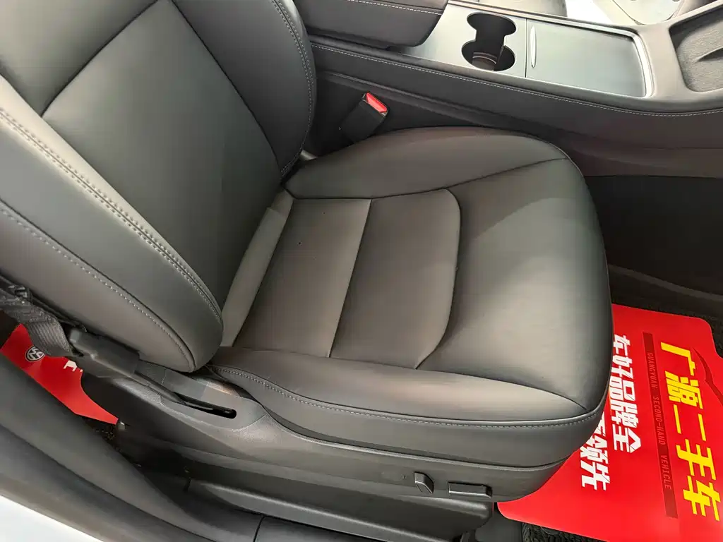 Tesla Model Y — миниатюра 13