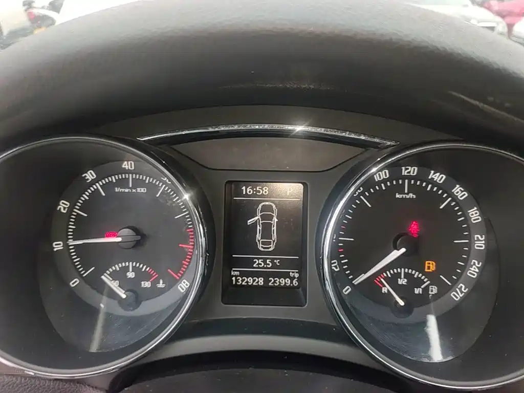 Skoda Superb — миниатюра 12