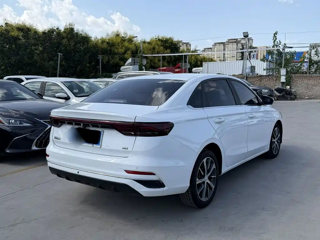 Geely Emgrand — миниатюра 14